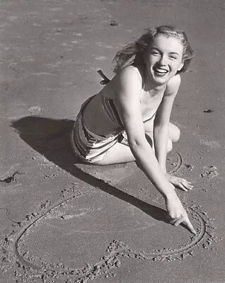 BEAUTIFUL MARILYN MONROE  5X7 Glossy Photo • $7.99