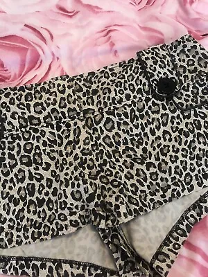 £3 • Buy Ladies Hot Pants Leopard Print Size 10 New Look
