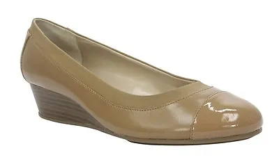 New ELLEN TRACY Women Leather Low Wedge Heel Slip On Comfort Pump Shoes Sz 7 M • $89.95