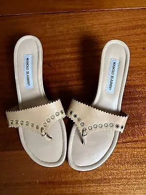 Manolo Blahnik Kitten Heel Thong Leather Sandals Women’s 39 Us 8-8.5 Beige • $79