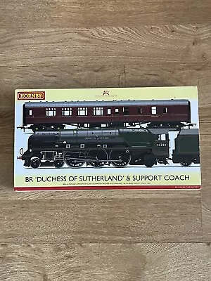 Hornby R3221 BR Duchess Of Sutherland & Support Coach Train Pack • £70