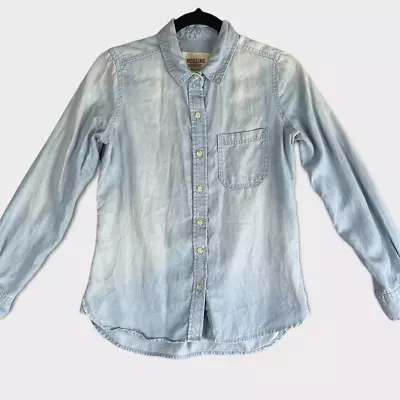 Mossimo Womens Blue Button Front Chambray L/S Shirt Small • $12.60