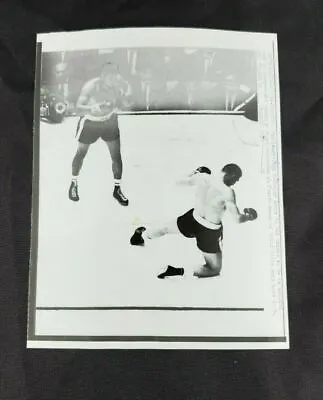 VTG 1961 NEA Press Photo Boxing Tom McNeeley Knocked Out By Floyd Patterson • $10.39