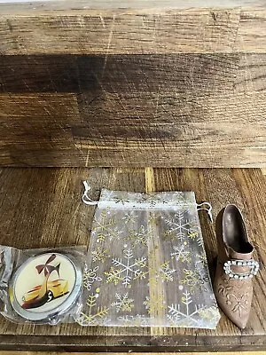 £5.75 • Buy Just The Right Shoe With Compact Mirror.