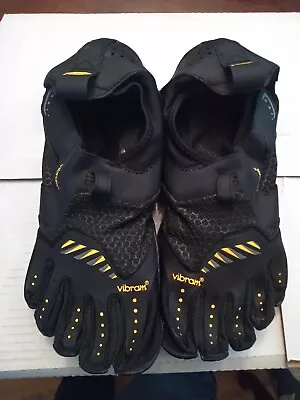 Vibram Toe Shoes Men's 9-9.5 Black • $30