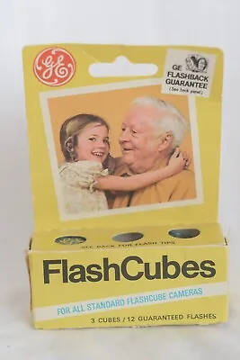 $10 • Buy GE General Electric Vintage Camera FLASH CUBES Original Box & 2 Cubes (F)