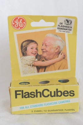$10 • Buy GE General Electric Vintage Camera FLASH CUBES Original Box & 2 Cubes (F)