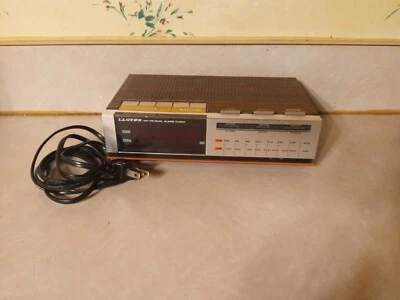 $26.75 • Buy Vintage Lloyd's AM FM Radio Great Working Condition Rare