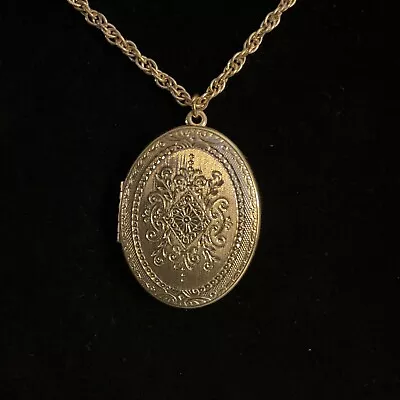 Vintage Crown Trifari Gold Tone Locket Necklace 30  Pre-owned • $20