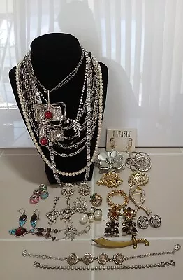 Vintage Now Lot Of Jewelry Signed Unsigned  28 Pc • $50