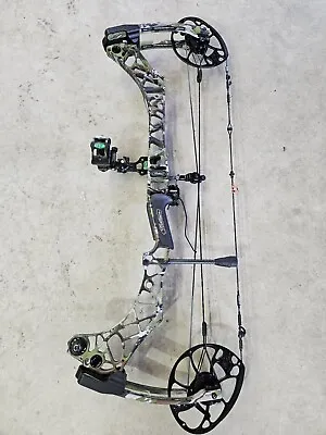 Mathews VXR 31.5 Right Hand 45-60# 28  Green Camo • $799