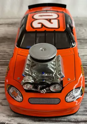 Tony Stewart Muscle Machines #20 Home Depot 1:24 LE QVC NASCAR 2005 Ships Free • $59.99