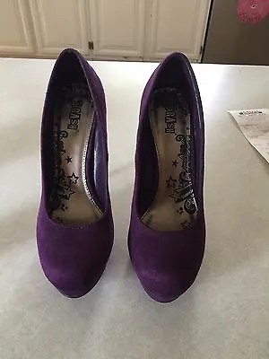 5 Inch Purple Suede Heels Size 7.1/2 • $15