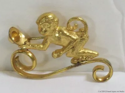 Organ Grinder's Monkey Brooch Pin Figural Hat In Hand Retro Vintage Gold Tone • $14.99