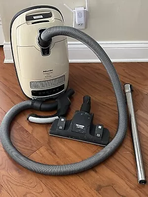 Miele Complete C3 Alize PowerLine Home Canister Vacuum Cleaner Nice • $395