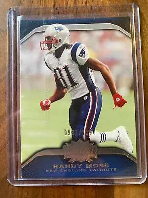 A66901 - 2010 Topps Triple Threads #24 Randy Moss/1350 • $3.95