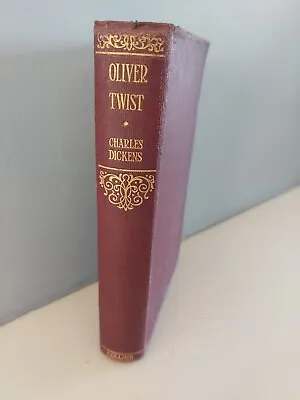 Oliver Twist By Charles Dickens - Collins Clear Type Press With 10 Photographs  • £6