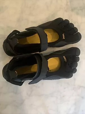 Vibram Five Fingers Black Women Sprint Shoes Size Size 39 - BRAND NEW • $40