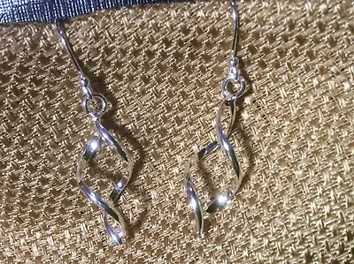 925 Sterling Silver Pierced Dangle Earrings Old Stock Never Worn Estate Jewelry • $4.25