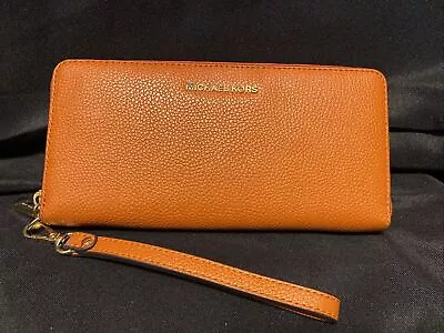 NWOT Michael Kors Money Pieces Continental Wallet Wristlet In Orange • $95