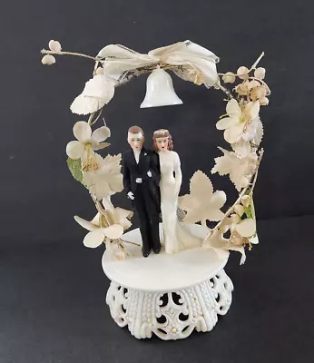 Vintage Wedding Cake Topper Bride Groom Arch Plastic Pedastal Bell Flowers Veil • $18.50