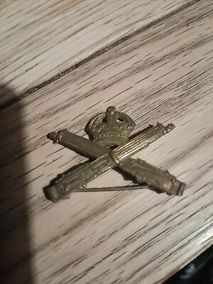 WW1 British Army Machine Gun Corps Brass Pin Badge • £15