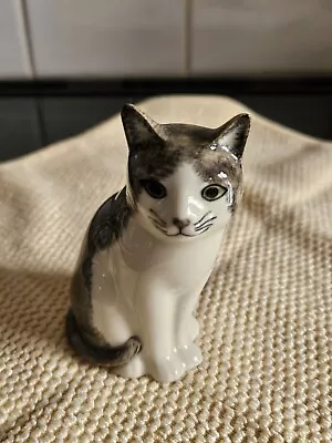 Quail Pottery Dusty Grey White Cat Figure  • £12.95