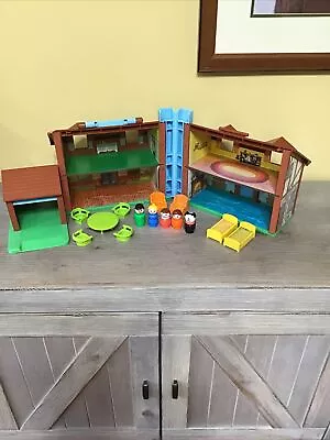 Vintage Fisher Price Little People PLAY FAMILY TUDOR HOUSE #952 • $29.99