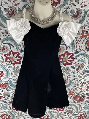 Vtg Savoy's USA Dress Sz 5 Black Velvet / White Off Shoulders Prom Party Formal • $3.77