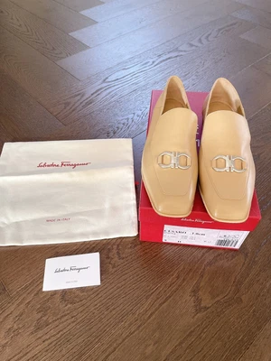 Salvatore Ferragamo Cesaro Logo Loafers RRP$1059 Size 9 Brand New • $359