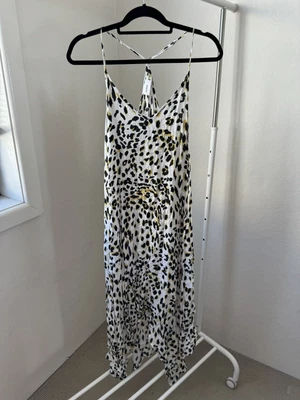 $35 • Buy Suboo Leopard Dress Size 8