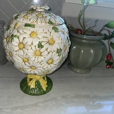 Vintage Metlox Poppytrail Sculptured Daisy Topiary Footed Cookie Jar 1960's • $60