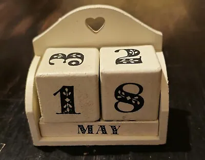 £4.50 • Buy Shabby Chic Wooden Cube Calendar With Heart Design.For Any Room