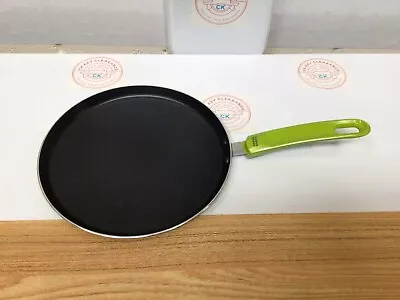 Colourworks KitchenCraft Non-Stick Pancake Pan Green • £8