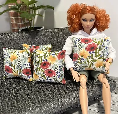 Miniature Dollhouse Pillows Set Of 4-Barbiedioramas Fashion Dolls Accessories • $8