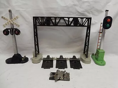 3 Postwar Lionel Signals: 450 Signal Bridge 153 Block Signal & 154 Hwy Crossing • $39