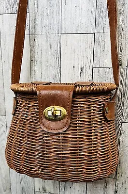 Vintage Brown Wicker Weave Fish Basket Purse  • $30