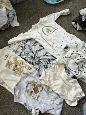£2.50 • Buy 3-6 Month Vest And Sleepsuits 