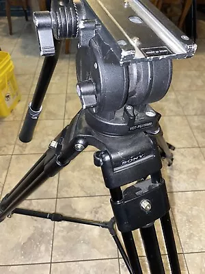 $400 • Buy Sony Vct-pg11rmb.  Mid-spreader Tripod