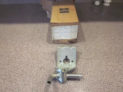 Nos Mopar A/c Water Valve With Bracket Dart Duster Valiant 70 71 72 73 3441045 • $94.99