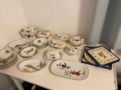 £5 • Buy Royal Worcester Evesham Tableware