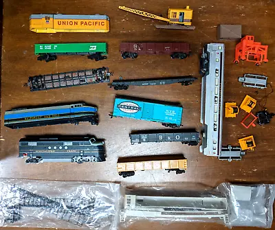 HO Mixed ROLLING STOCK FREIGHT LOCO Parts- LOT OF 15+ VINTAGE JUNKYARD / REPAIR • $47.50