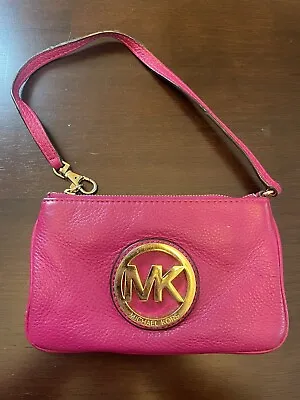 MICHAEL KORS Fulton Wristlet Purse Pebble Leather Big Golden Logo Magenta Pink • $18.90