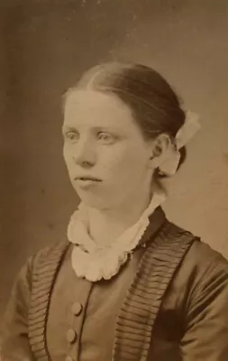 CDV Photo Of Serious Young Woman In Dark Dress W/ Lace Collar Wheeling W. VA • $9.95