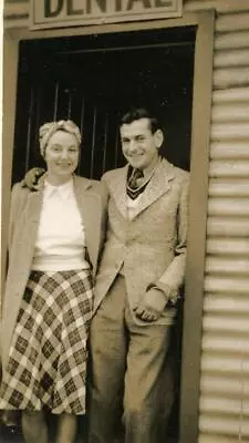 R816 Vtg Photo DENTAL OR DENIAL COUPLE IN DOORWAY OF OFFICE C 1940's • $5.50