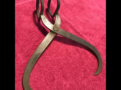Vintage Antique Cast Iron ICE BLOCK TONGS HAY BALE CARRIER TOOL  • $24.99