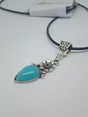 £4.95 • Buy TURQUOISE HOWLITE Stone & Tibetan Silver Style FLOWER Pendant & Cord Necklace 