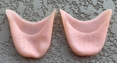 $6.95 • Buy 2pcs Silicone Gel Toe Pads Ballet Pointe Dance Foot Protector Shoe Pads
