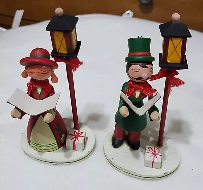 Christmas Lamp Post Carolers Figurines Set Of 2 On Small Wooden Stands Vintage • $15.99