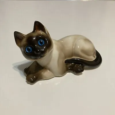 Vintage Enesco Ceramic Siamese Cat Figurine With Blue Glass Eyes 6  Long | EUC! • $19.99